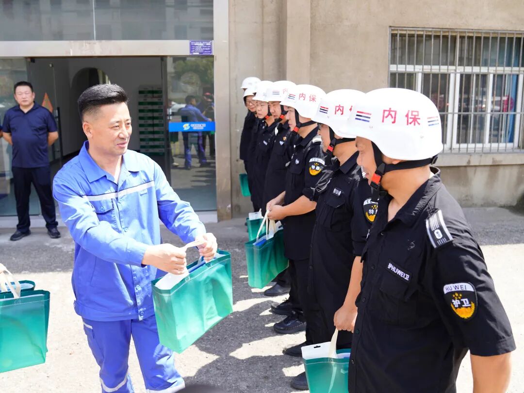 20260715赵增强慰问内保中心2（WM摄）.jpg